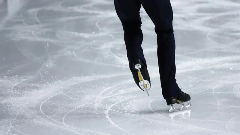 Eisläufer auf einer Eisfläche