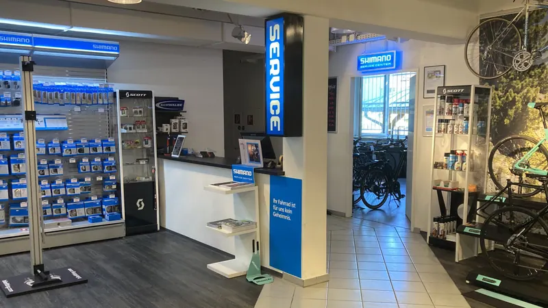 Werkstatt-Annahme mit Shimano Service-Theke